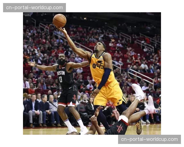 犹他爵士队主场视听系统升级完成,将于三月末主场亮相 犹他爵士队主场视听系统升级完成,将于三月末主场亮相